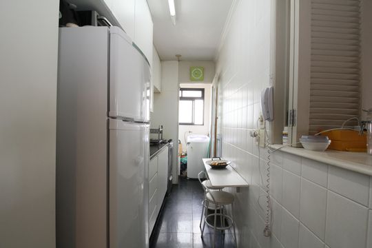 Cozinha de apartamento à venda com 2 quartos, 58m² em Vila Andrade, São Paulo