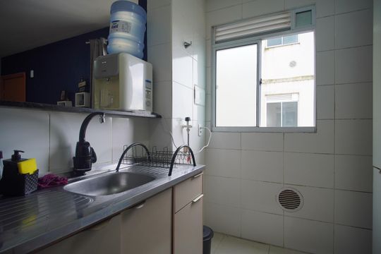 Cozinha de apartamento à venda com 2 quartos, 50m² em Feitoria, São Leopoldo