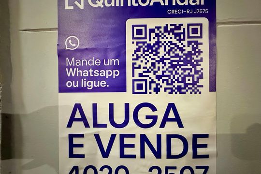 Plaquinha instalada de apartamento à venda com 2 quartos, 46m² em Botafogo, Rio de Janeiro