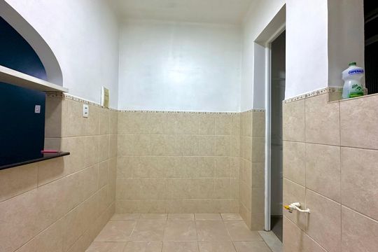 Cozinha de apartamento à venda com 2 quartos, 46m² em Botafogo, Rio de Janeiro