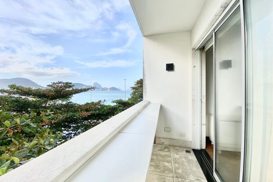 Varanda suite de apartamento à venda com 2 quartos, 129m² em Copacabana, Rio de Janeiro