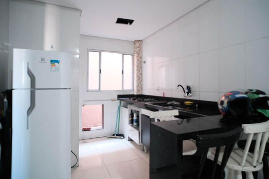 Sala/Cozinha de apartamento à venda com 2 quartos, 46m² em Vila Euthalia, São Paulo