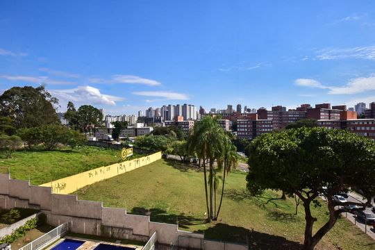 Vista do Quarto 2 de apartamento para alugar com 2 quartos, 41m² em Paraíso do Morumbi, São Paulo
