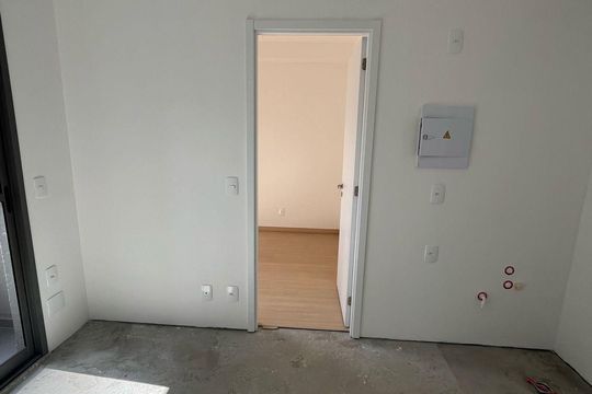 Sala e Cozinha de apartamento à venda com 1 quarto, 24m² em Vila Nova Conceição, São Paulo