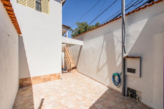 Garagem de casa para alugar com 2 quartos, 80m² em Vila Guilhermina, São Paulo