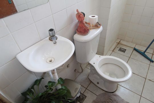 Banheiro de apartamento à venda com 2 quartos, 47m² em Copacabana, Belo Horizonte