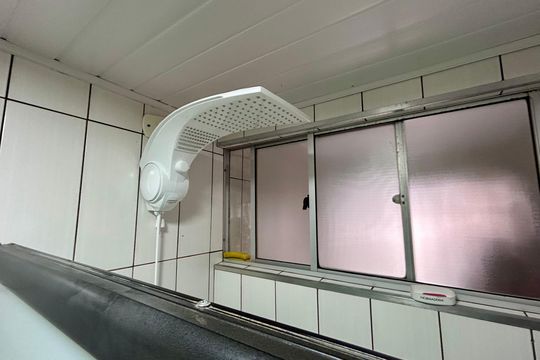 Banheiro de apartamento à venda com 2 quartos, 56m² em Jardim Vila Galvao, Guarulhos