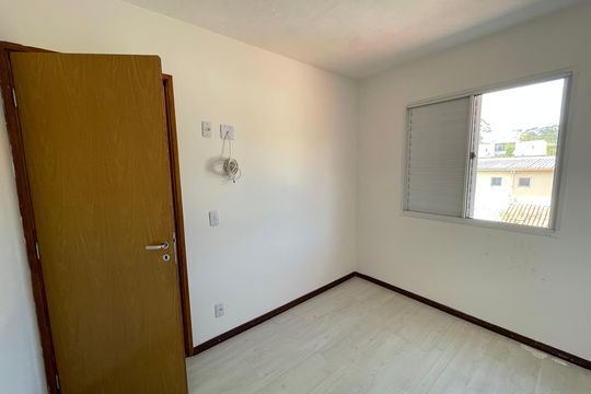 Quarto 2 de casa de condomínio para alugar com 2 quartos, 94m² em Jardim Isis, Cotia