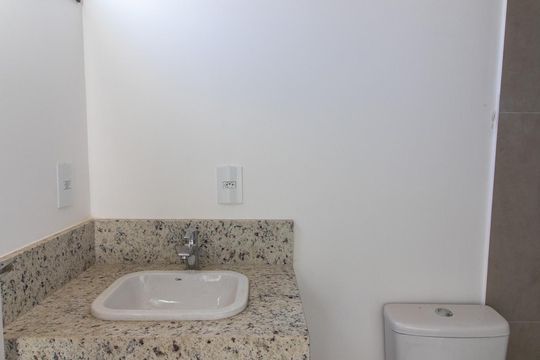 Banheiro da Suíte 3 de casa de condomínio para alugar com 3 quartos, 168m² em Chácara Primavera, Campinas