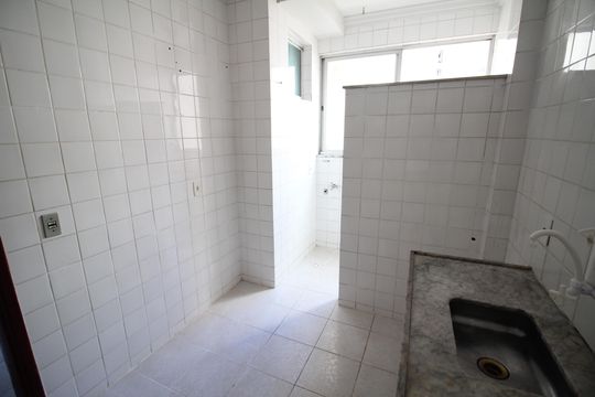 Cozinha de apartamento para alugar com 3 quartos, 70m² em Tirol (Barreiro), Contagem