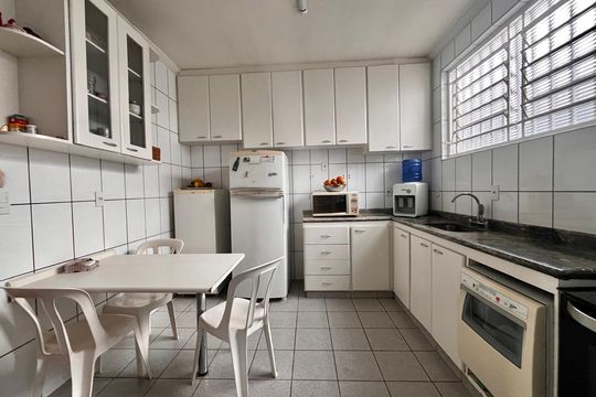 Cozinha de casa à venda com 5 quartos, 297m² em Vila Nogueira, Campinas