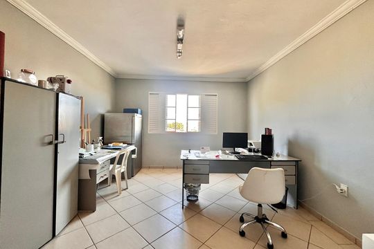 Escritório de casa à venda com 5 quartos, 297m² em Vila Nogueira, Campinas