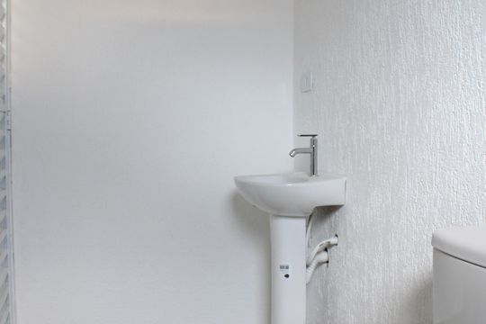 Banheiro de kitnet/studio para alugar com 1 quarto, 26m² em Vila Regente Feijó, São Paulo