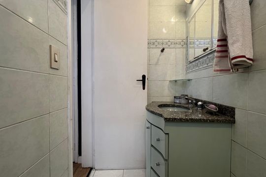 Banheiro da Suíte 1 de casa à venda com 5 quartos, 230m² em Alto de Pinheiros, São Paulo