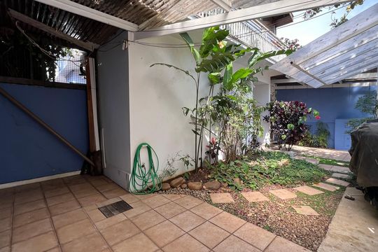 Garagem de casa à venda com 5 quartos, 230m² em Alto de Pinheiros, São Paulo