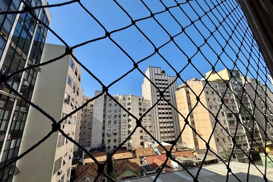Vista da Sala de apartamento à venda com 2 quartos, 133m² em Copacabana, Rio de Janeiro