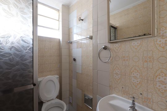 Banheiro de apartamento para alugar com 1 quarto, 28m² em Vila Mariana, São Paulo