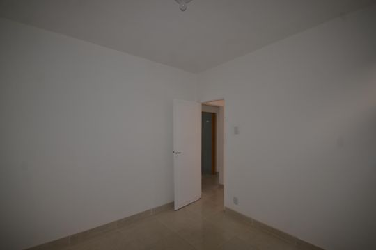 Quarto 1 de casa para alugar com 2 quartos, 80m² em Osvaldo Cruz, Rio de Janeiro