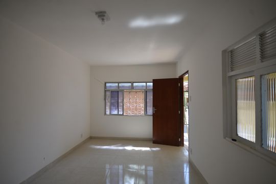 Casa para alugar com 2 quartos, 80m² em Osvaldo Cruz, Rio de Janeiro