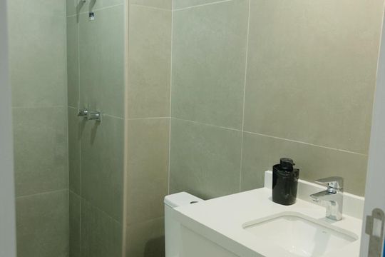 Banheiro de apartamento à venda com 1 quarto, 27m² em Vila Mariana, São Paulo