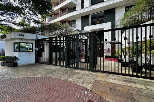 Fachada de apartamento à venda com 2 quartos, 45m² em Chácara Santo Antônio (zona Sul), São Paulo