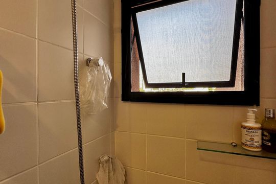 Banheiro de apartamento à venda com 2 quartos, 45m² em Chácara Santo Antônio (zona Sul), São Paulo
