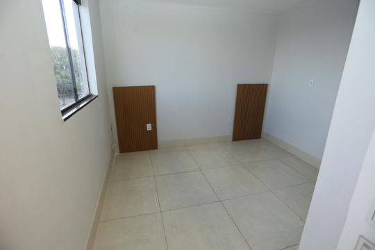 Sala de apartamento à venda com 1 quarto, 47m² em Qnm 10, Brasília