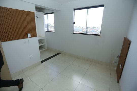 Quarto de apartamento à venda com 1 quarto, 47m² em Qnm 10, Brasília