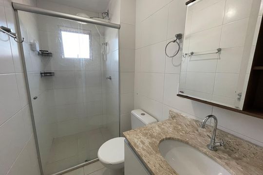 Banheiro de apartamento para alugar com 2 quartos, 57m² em Granja Viana, Cotia