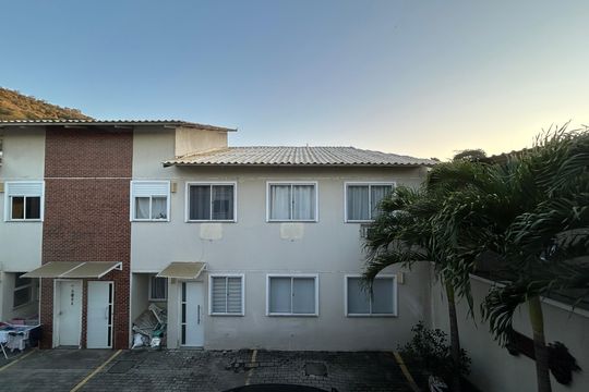Vista do Quarto 1 de apartamento para alugar com 3 quartos, 72m² em Jardim Sulacap, Rio de Janeiro