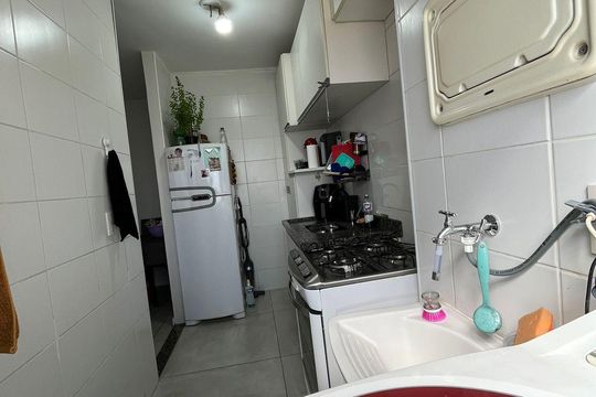 Cozinha de apartamento à venda com 2 quartos, 45m² em Jardim Utinga, Santo André