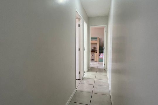 Corredor de apartamento à venda com 2 quartos, 45m² em Jardim Utinga, Santo André