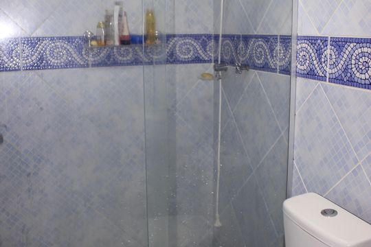 Banheiro de apartamento à venda com 2 quartos, 57m² em Jardim Terezopolis, Guarulhos