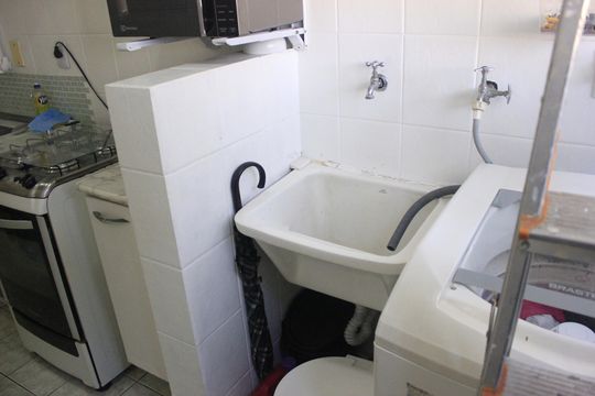 Lavanderia de apartamento à venda com 2 quartos, 57m² em Jardim Terezopolis, Guarulhos