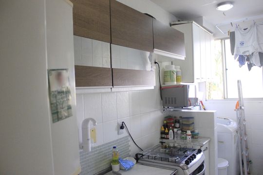 Cozinha de apartamento à venda com 2 quartos, 57m² em Jardim Terezopolis, Guarulhos