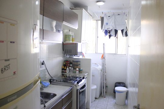 Cozinha de apartamento à venda com 2 quartos, 57m² em Jardim Terezopolis, Guarulhos