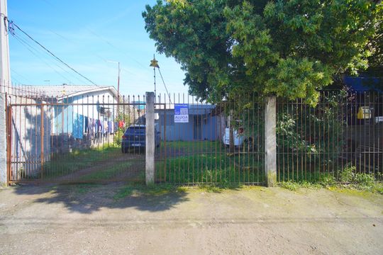 Fachada de casa à venda com 2 quartos, 50m² em Santos Dumont, São Leopoldo