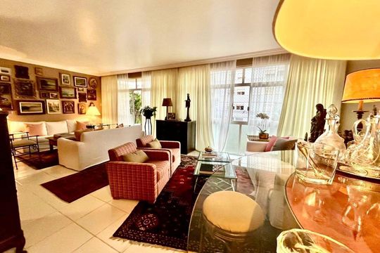 Apartamento à venda com 3 quartos, 208m² em Santa Cecilia, São Paulo