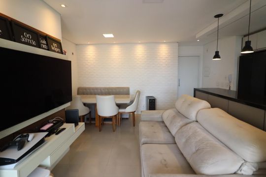 Sala de apartamento à venda com 2 quartos, 60m² em Bela Vista, Osasco