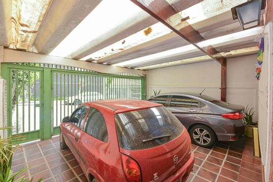 Garagem de casa para alugar com 3 quartos, 120m² em Vila Marari, São Paulo