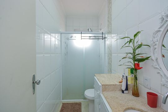 Banheiro 1 de casa para alugar com 3 quartos, 120m² em Vila Marari, São Paulo