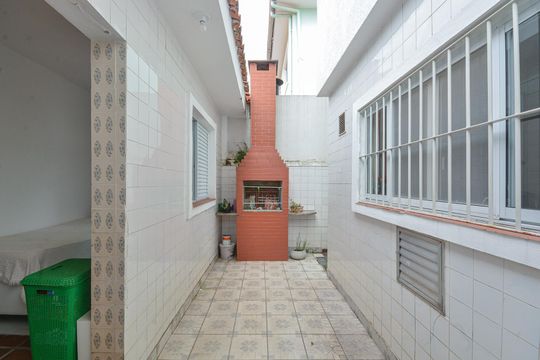 Quintal de casa para alugar com 3 quartos, 120m² em Vila Marari, São Paulo