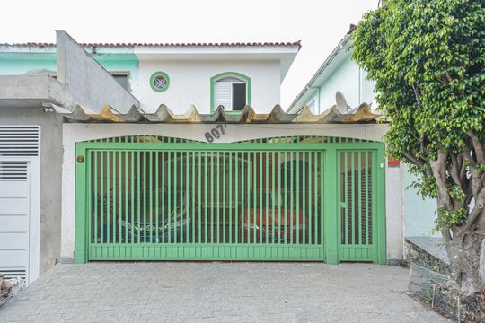 Fachada de casa para alugar com 3 quartos, 120m² em Vila Marari, São Paulo