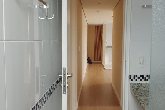 Banheiro de apartamento para alugar com 2 quartos, 53m² em Santa Terezinha, São Bernardo do Campo