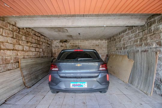 Garagem de casa para alugar com 4 quartos, 181m² em Passo das Pedras, Porto Alegre