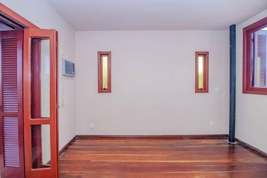 Suíte de casa para alugar com 4 quartos, 181m² em Passo das Pedras, Porto Alegre