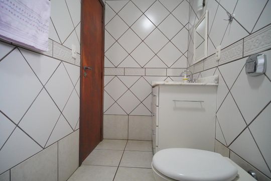 Banheiro 1 de casa à venda com 3 quartos, 150m² em Canudos, Novo Hamburgo