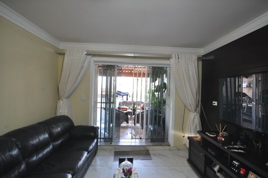 Sala de casa à venda com 3 quartos, 135m² em Parque Vitoria, São Paulo