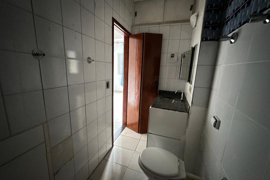 Cozinha de apartamento para alugar com 1 quarto, 34m² em Centro, São Vicente