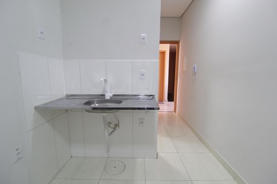 Cozinha de kitnet/studio para alugar com 1 quarto, 20m² em Martins, Uberlândia